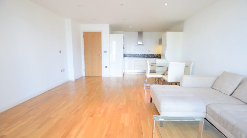 1 Bedroom Apartment To Rent in Millharbour, Canary Wharf, E14 