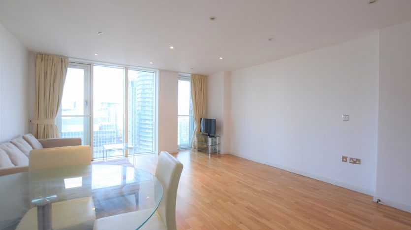 1 Bedroom Apartment To Rent in Millharbour, Canary Wharf, E14 