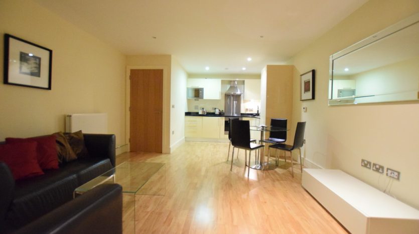 1 Bedroom Apartment To Rent in Lanterns Way, Canary Wharf, E14 