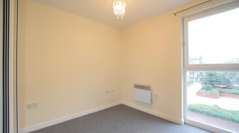 2 Bedroom Apartment To Rent in Monarch Way, Ilford, IG2 