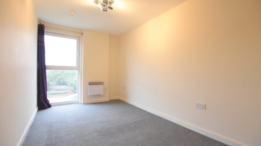 2 Bedroom Apartment To Rent in Monarch Way, Ilford, IG2 