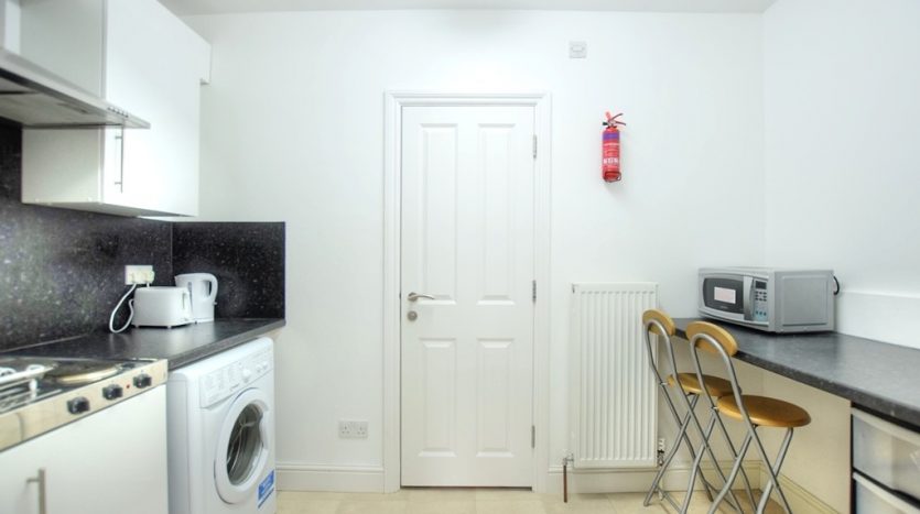 1 Bedroom Studio To Rent in Ashgrove Road, Goodmayes, IG3 