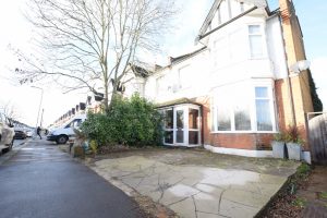 4 bedroom Houses to rent in Coventry Road Ilford