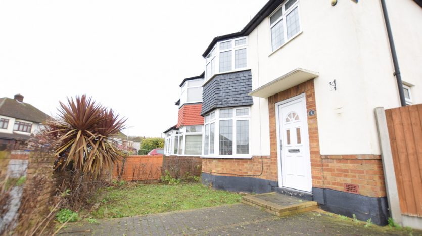 3 Bedroom End Terraced House To Rent in Naseby Road, Barkingside, IG5 