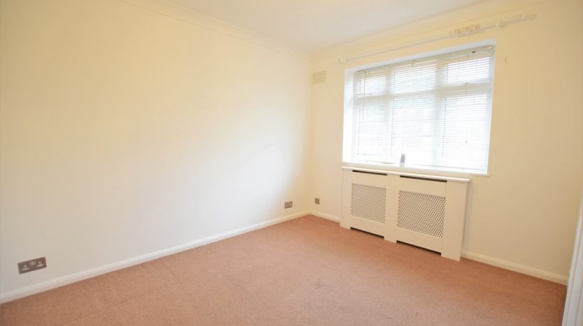 3 Bedroom End Terraced House To Rent in Naseby Road, Barkingside, IG5 