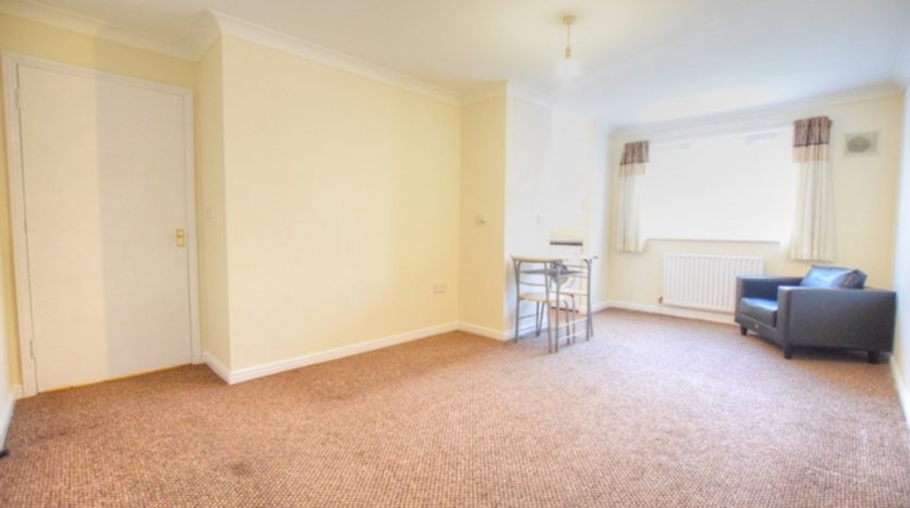 2 Bedroom Flat For Sale in Trinity House, Thurrock, RM17