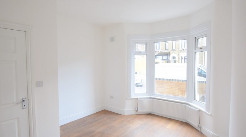 2 Bedroom Ground Floor Flat To Rent in Sheridan Road, Manor Park, E12 
