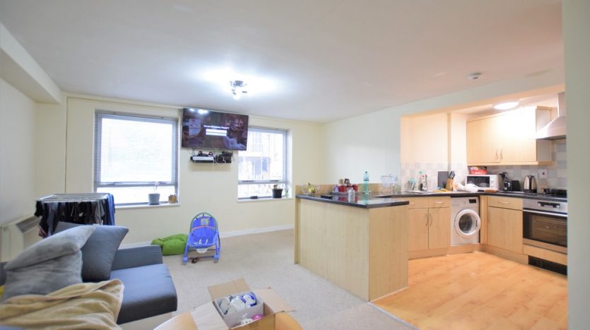 1 Bedroom Flat To Rent In South Street, Romford, RM1 | Oakland Estates