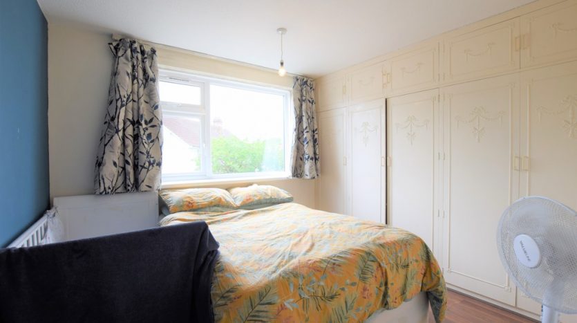 2 Bedroom Apartment To Rent in Church Road, Newbury Park, IG2 