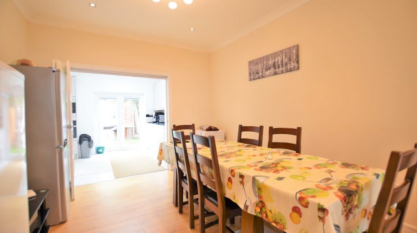 4 Bedroom Mid Terraced House To Rent in Mighell Avenue, Ilford, IG4 