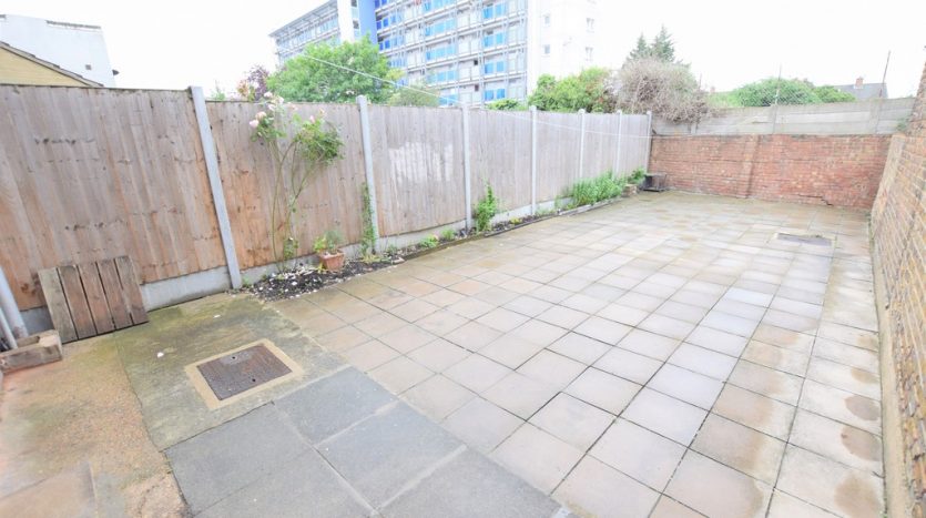 3 Bedroom Mid Terraced House To Rent in Hermit Road, Canning Town, E16 