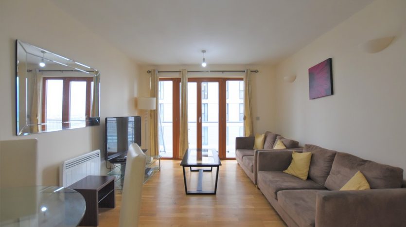 2 Bedroom Apartment For Sale in Ilford Hill, Ilford, IG1 