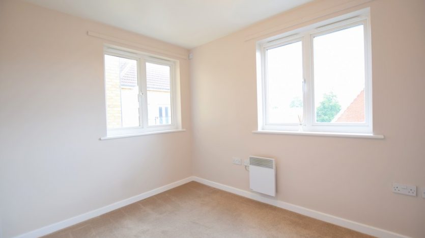 2 Bedroom Apartment To Rent in Royal Crescent, Newbury Park, IG2 