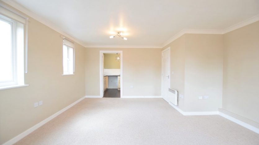 2 Bedroom Apartment To Rent in Royal Crescent, Newbury Park, IG2 