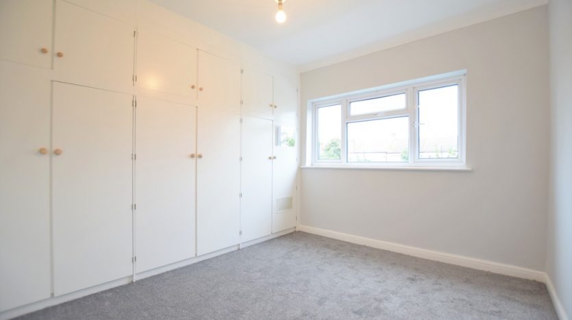 3 Bedroom End Terraced House To Rent in Glenham Drive, Ilford, IG2 