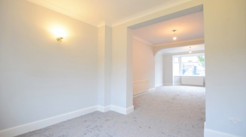 3 Bedroom End Terraced House To Rent in Glenham Drive, Ilford, IG2 