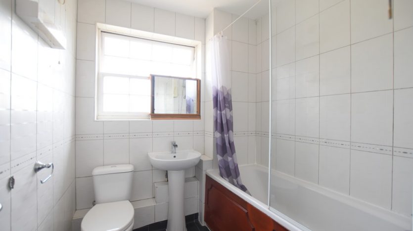 2 Bedroom Flat To Rent in Queensberry Place, Manor Park, E12 