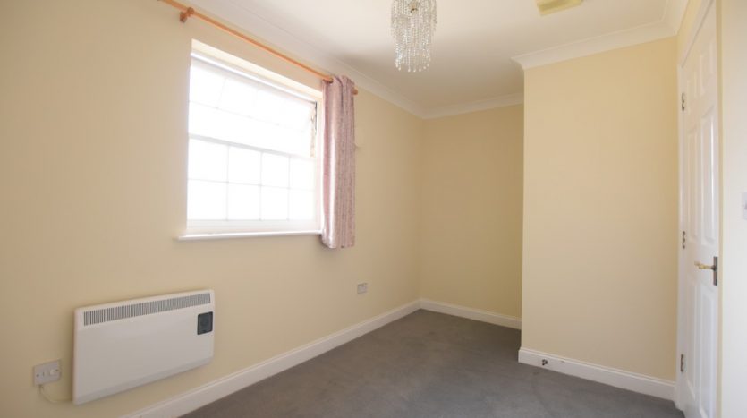 2 Bedroom Flat To Rent in Queensberry Place, Manor Park, E12 