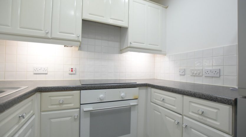 1 Bedroom Flat To Rent in Kidman Close, Romford, RM2 