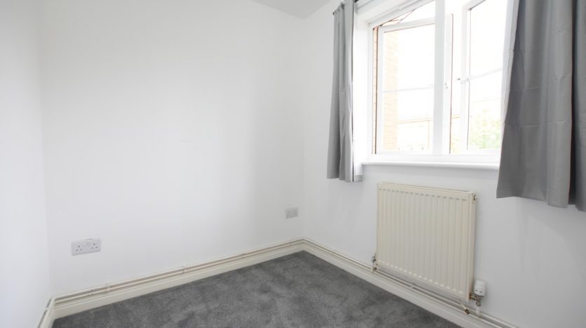 1 Bedroom Flat To Rent in Kidman Close, Romford, RM2 