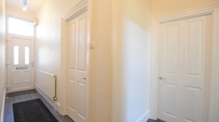 2 Bedroom Ground Floor Flat To Rent in Bathurst Road, Ilford, IG1 