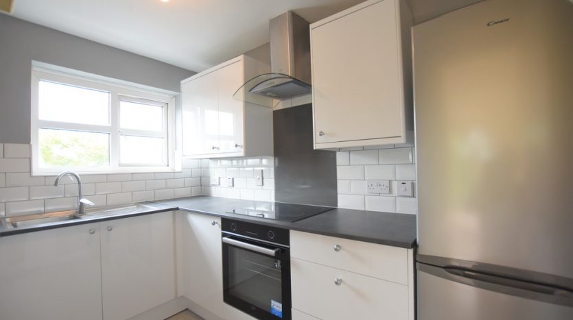 2 Bedroom Flat To Rent in Lavender Place, Ilford, IG1 