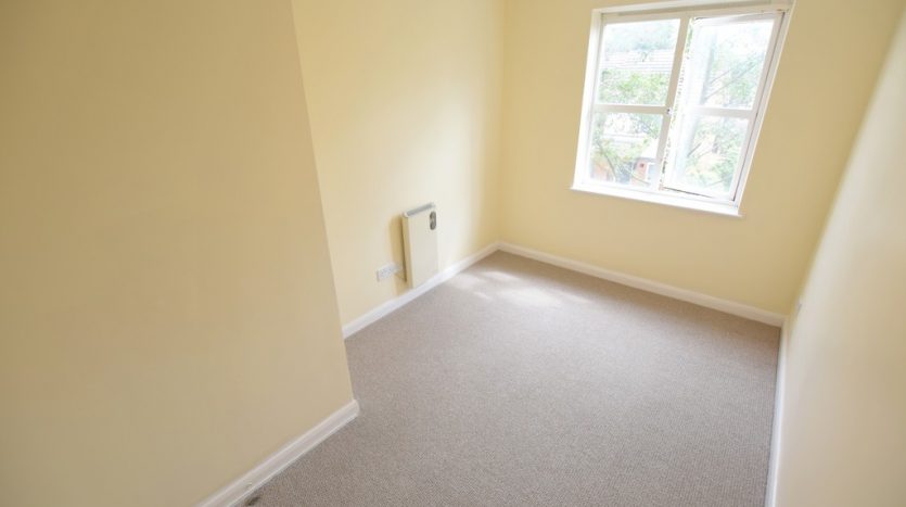 2 Bedroom Flat To Rent in Lavender Place, Ilford, IG1 