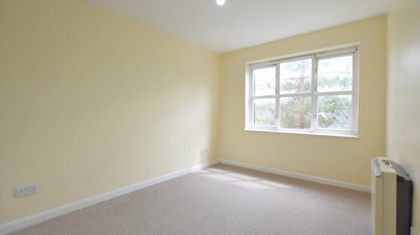 2 Bedroom Flat To Rent in Lavender Place, Ilford, IG1 