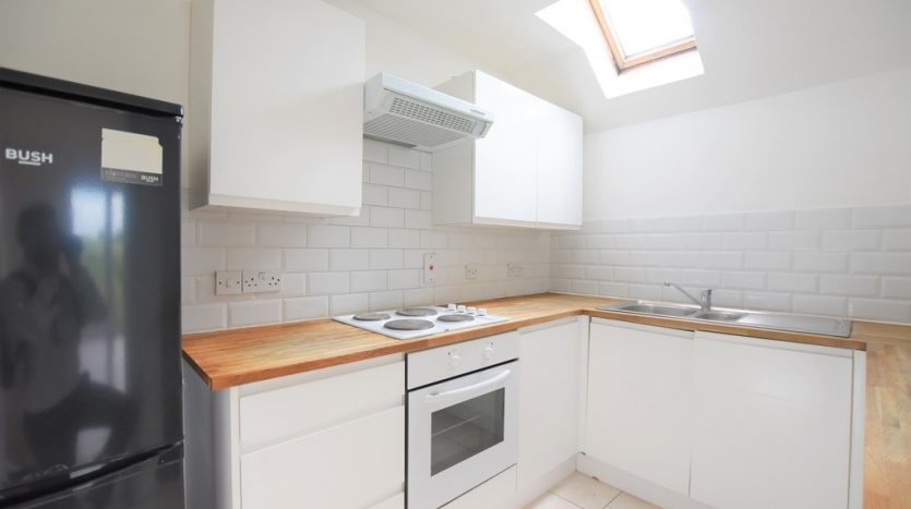 2 Bedroom Flat To Rent in Lavender Place, Ilford, IG1 