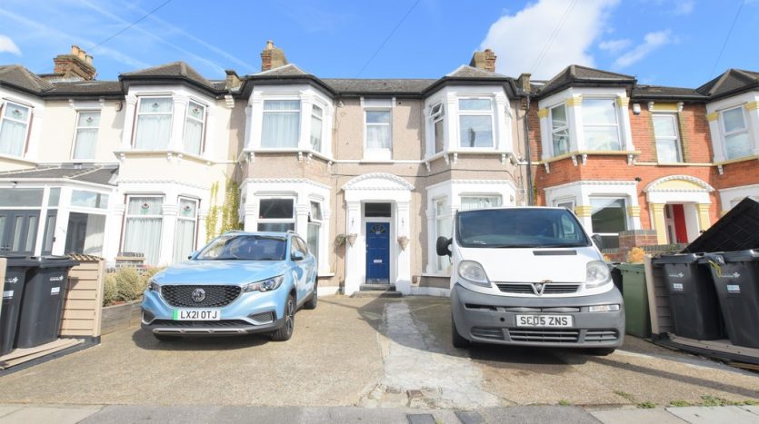 1 Bedroom Ground Floor Flat For Sale in Wellwood Road, Goodmayes , IG3 