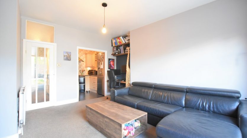 1 Bedroom Ground Floor Flat For Sale in Wellwood Road, Goodmayes , IG3 