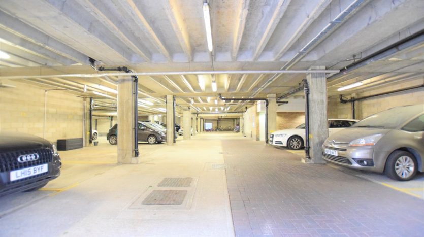 1 Bedroom Apartment For Sale in Cumberland Mills Square, Isle of Dogs, E14 