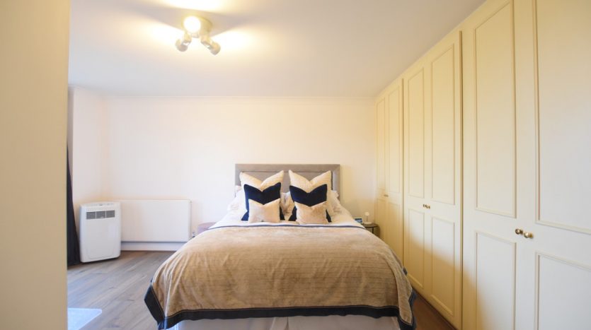 1 Bedroom Apartment For Sale in Cumberland Mills Square, Isle of Dogs, E14 