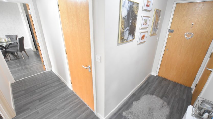 2 Bedroom Apartment To Rent in Monarch Way, Ilford, IG2 