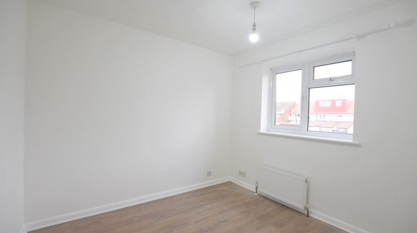 3 Bedroom Mid Terraced House To Rent in Lake Road, Chadwell Heath, RM6 