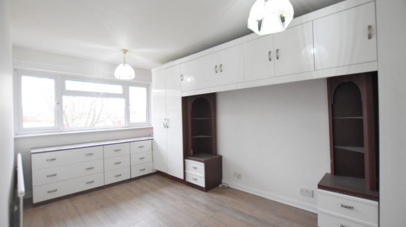 3 Bedroom Mid Terraced House To Rent in Lake Road, Chadwell Heath, RM6 