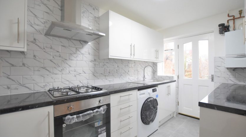 3 Bedroom Mid Terraced House To Rent in Lake Road, Chadwell Heath, RM6 