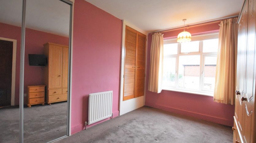 3 Bedroom Mid Terraced House To Rent in Craven Gardens, Barkingside, IG6 