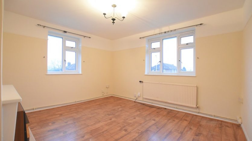 2 Bedroom Apartment For Sale in Craven Gardens, Barkingside, IG6 