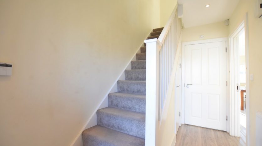 3 Bedroom Mid Terraced House For Sale in Tanners Lane, Essex, IG6 