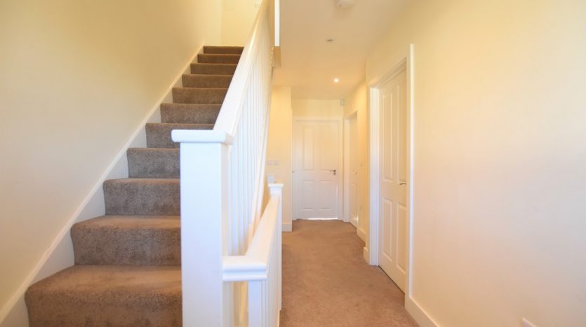 3 Bedroom Mid Terraced House For Sale in Tanners Lane, Essex, IG6 