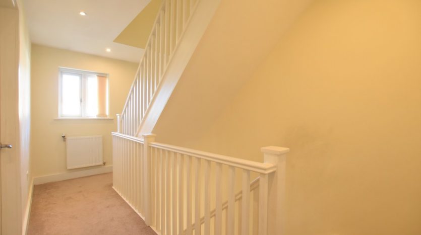 3 Bedroom Mid Terraced House For Sale in Tanners Lane, Essex, IG6 