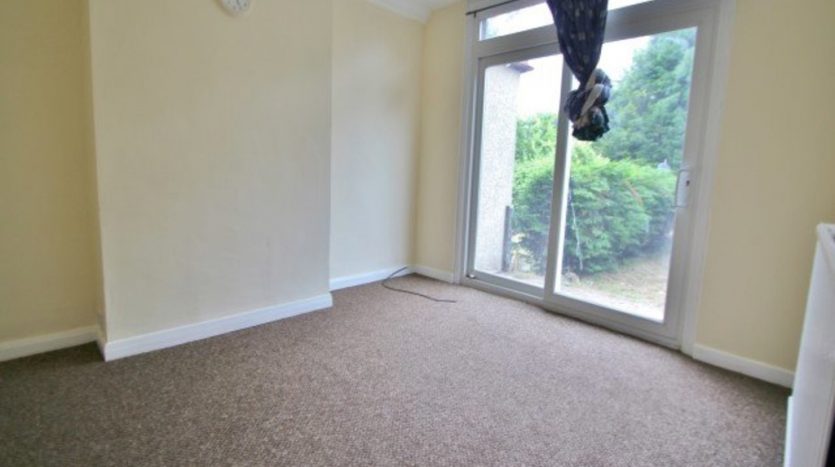 2 Bedroom Ground Floor Flat To Rent in Fullwell Avenue, Barkingside, IG5 