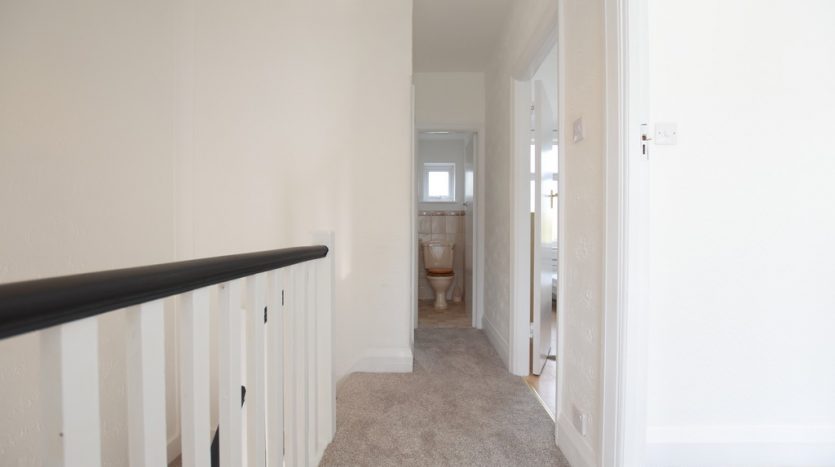 3 Bedroom Mid Terraced House To Rent in Downshall Avenue, Ilford, IG3 