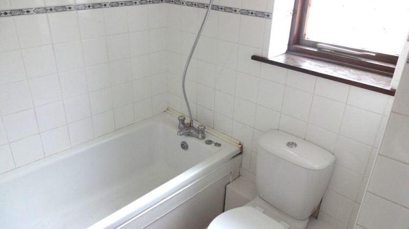 2 Bedroom End Terraced House To Rent in Grove Road, Essex, RM6 