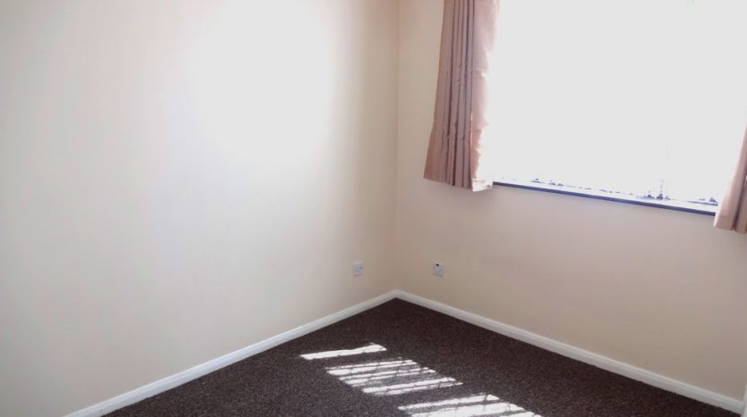 2 Bedroom End Terraced House To Rent in Grove Road, Essex, RM6 