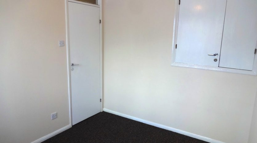 2 Bedroom End Terraced House To Rent in Grove Road, Essex, RM6 