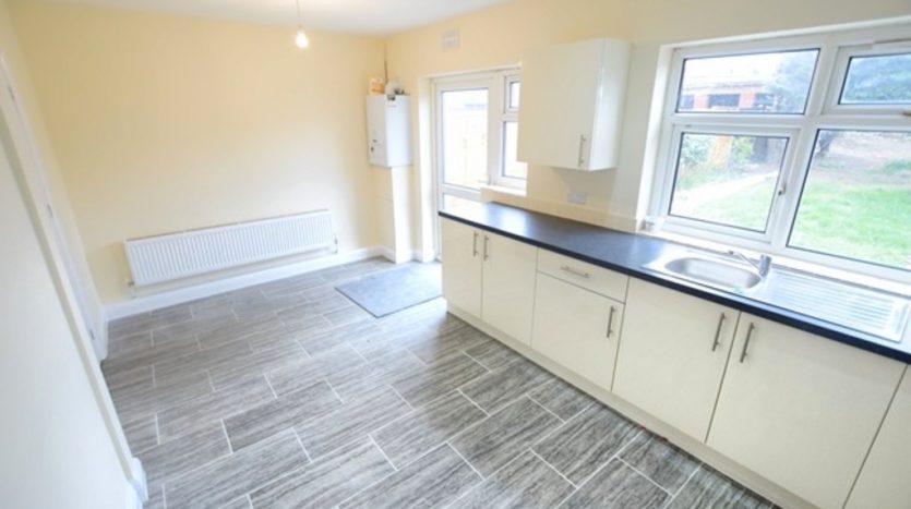 3 Bedroom Mid Terraced House To Rent in Eastern Avenue, Essex, IG2 