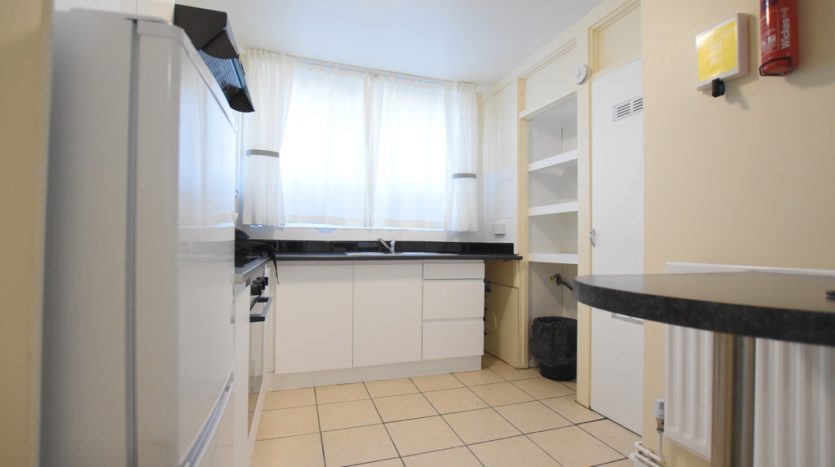 1 Bedroom Flat To Rent in Romford Road, Manor Park, E12 