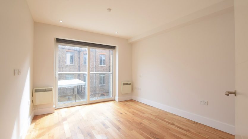 2 Bedroom Apartment To Rent in Postway Mews, Ilford, IG1 